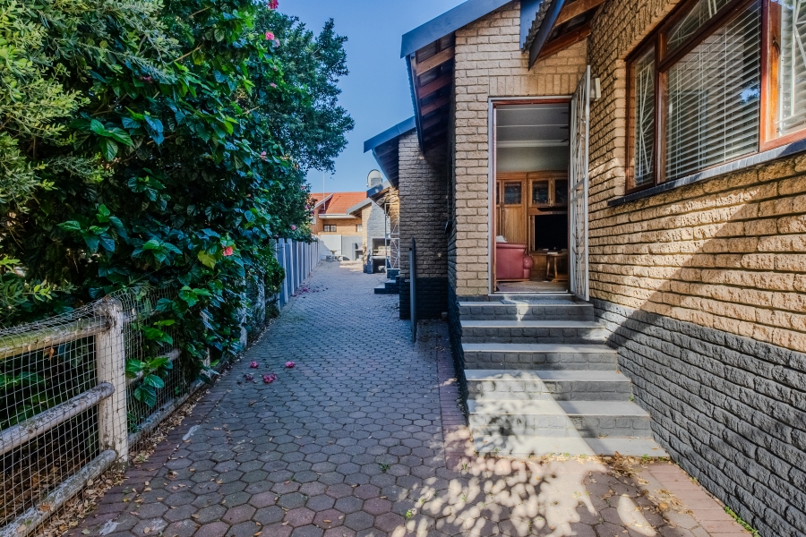 7 Bedroom Property for Sale in Hartenbos Central Western Cape